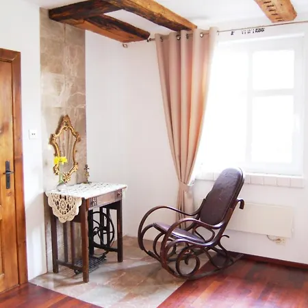 Oaza Pod Strzecha Klimatyczny Dom Z 3 Sypialniami Na Wylacznosc Z Kominkiem I Duzym Ogrodem Apartment
