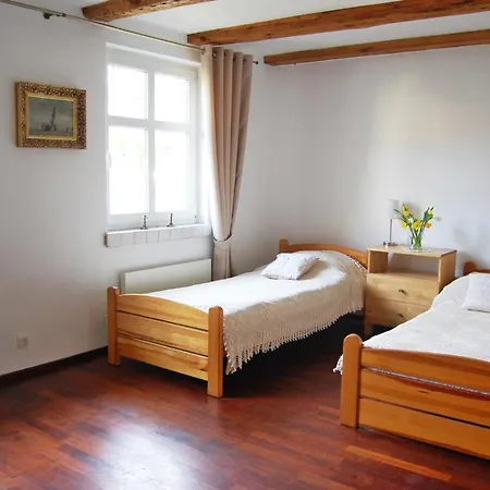 Oaza Pod Strzecha Klimatyczny Dom Z 3 Sypialniami Na Wylacznosc Z Kominkiem I Duzym Ogrodem Apartment