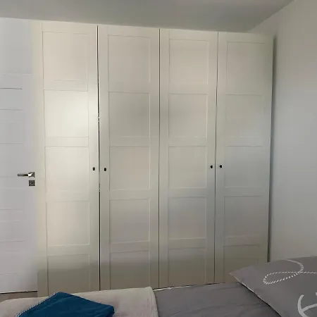 Apartament Emilia Apartment *