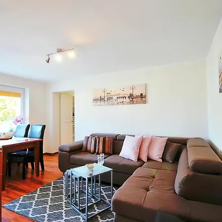 Apartment Plaza *
