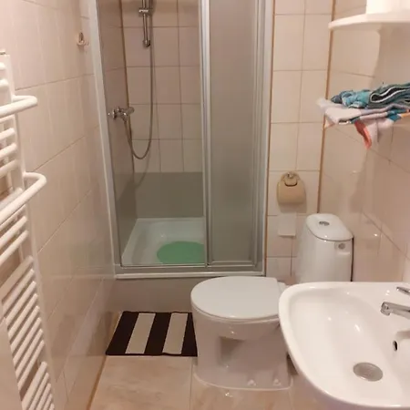 Wynajem Apartamentow I Pokoi. Apartment Ustronie Morskie