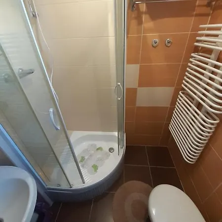 Wynajem Apartamentow I Pokoi. Ustronie Morskie