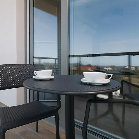 Lambert Apartment *