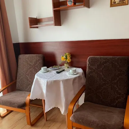 Adare Homestay *