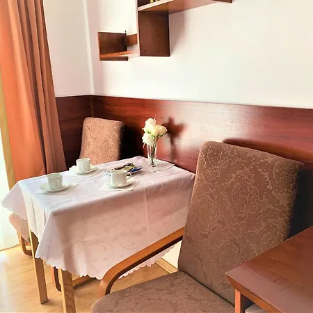 Adare Homestay