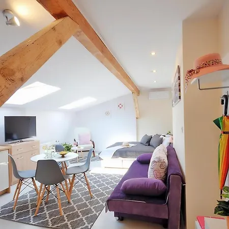Plaza Apartment