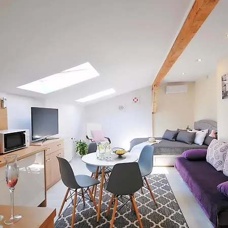 Plaza Apartment