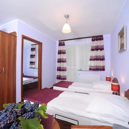 Noclegi-bajka Bed & Breakfast *