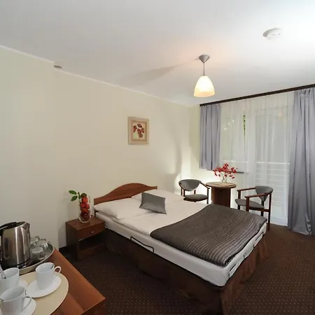 Noclegi-bajka Bed & Breakfast *