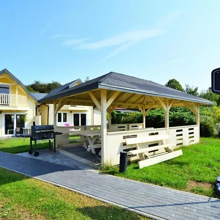 Resort, Ustronie Morskie