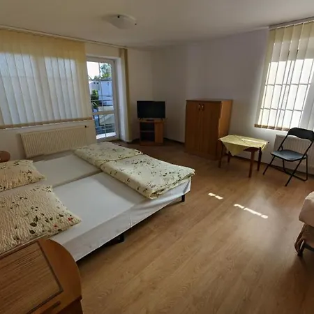 Goscinne - Lesna 8 Homestay *