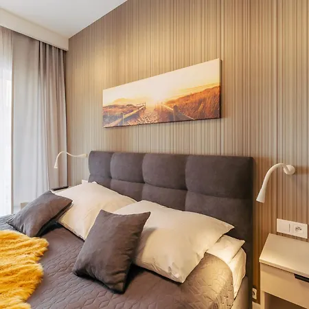 Aparthotel Ustronie 20 M Do Plazy