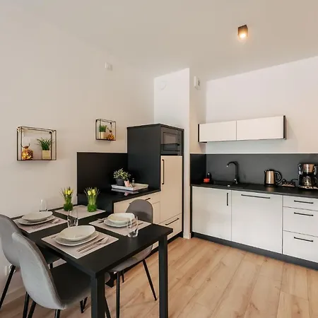 Aparthotel Ustronie 20 M Do Plazy