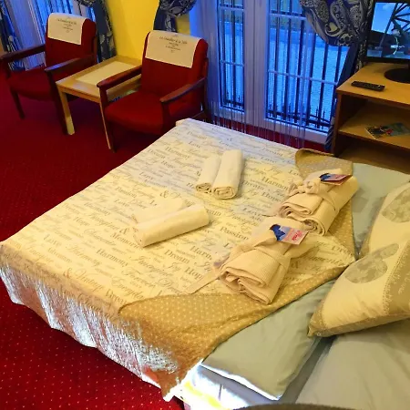 Fenix Bed & Breakfast *