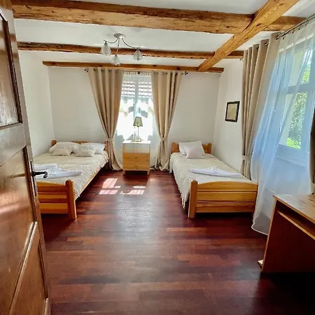 Oaza Pod Strzecha Klimatyczny Dom Z 3 Sypialniami Na Wylacznosc Z Kominkiem I Duzym Ogrodem Apartment