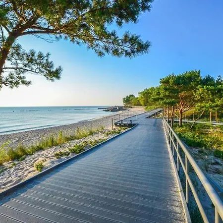 Right By The Sea, Apartment
