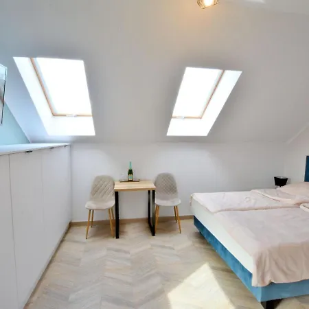 For 2 Prs By The Sea, Apartment *