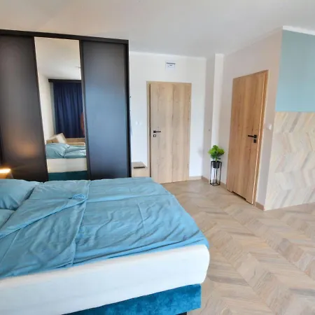 Right By The Sea, Apartment