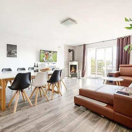Comfortable, Large Villa, Ferienhaus Ustronie Morskie