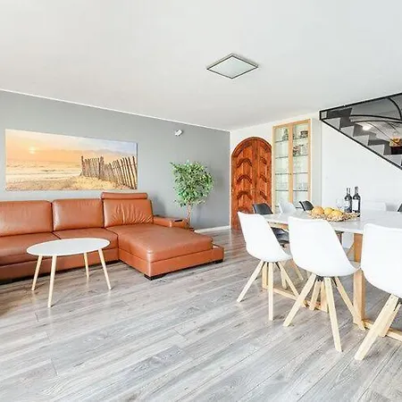Ferienhaus Comfortable, Large Villa,