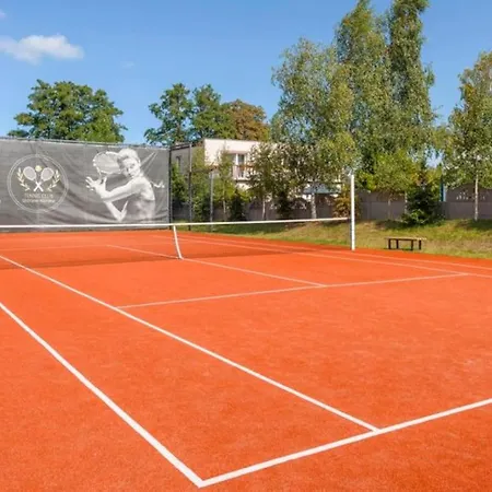 Dom Nad Morzem, Basen, Plaza, Silownia, Plac Zabaw, Kort Tenisowy Ustronie Morskie