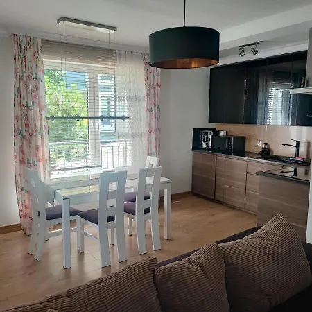 5 Z Widokiem Na Basen Apartment