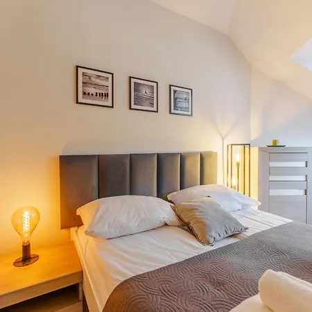 Aparthotel Ustronie 20 M Do Plazy *