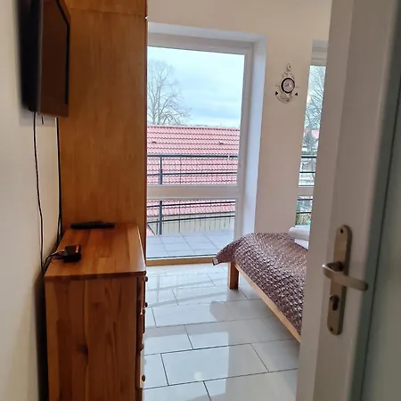 Apartment Z Basenem Do 8 Miejsc Noclegowych Ustronie Morskie