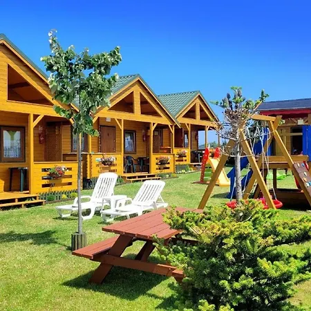 Holzhaus In Mit Grill Und Garten