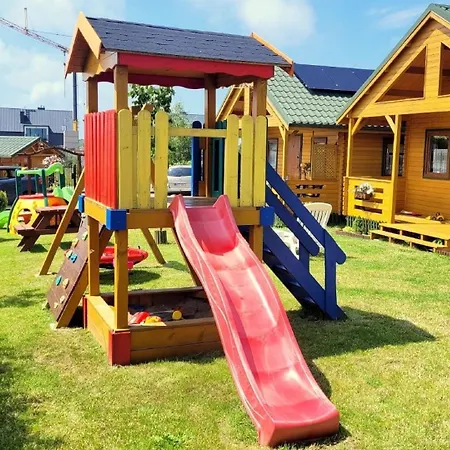 Holzhaus In Mit Grill Und Garten Ustronie Morskie
