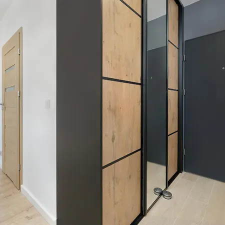 Nadmorski Z Parkingiem W Ustroniu Morskim By Renters Apartment