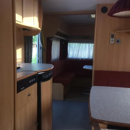 Campsite Uroczy Z Tarasem *