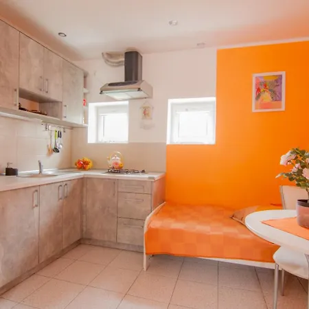 Wynajem Apartamentow I Pokoi.
