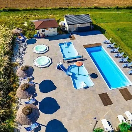Resort, * Ustronie Morskie