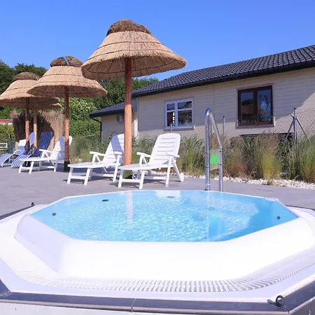Resort, Ustronie Morskie