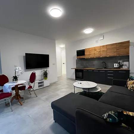 Idylla Apartment *