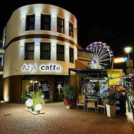 Azyl Ustronie Morskie