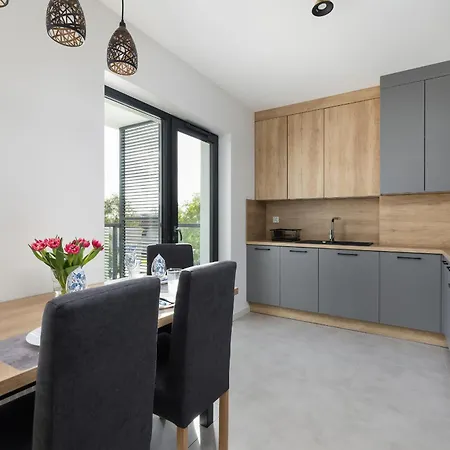Apartment Air-conditioned Seaside With Parking & Balcony By Renters *