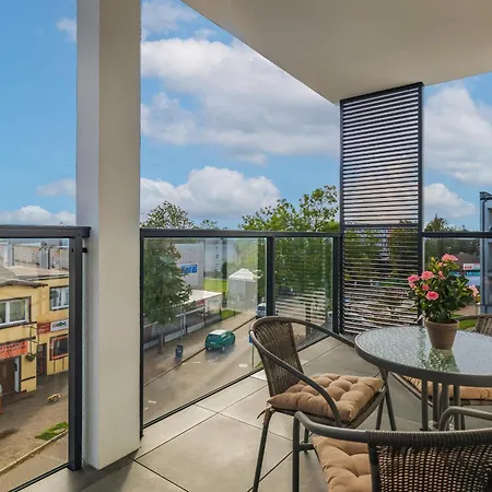 Air-conditioned Seaside With Parking & Balcony By Renters Apartment *