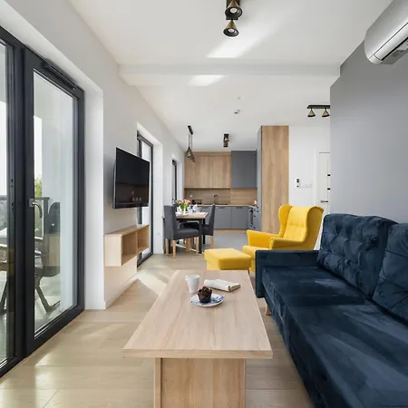 Air-conditioned Seaside With Parking & Balcony By Renters Ustronie Morskie