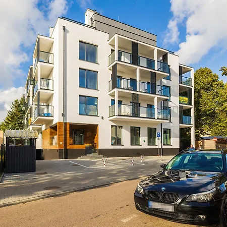 Air-conditioned Seaside With Parking & Balcony By Renters * Ustronie Morskie