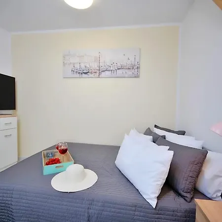 Apartment Very Close To The Sea 30 M2 *