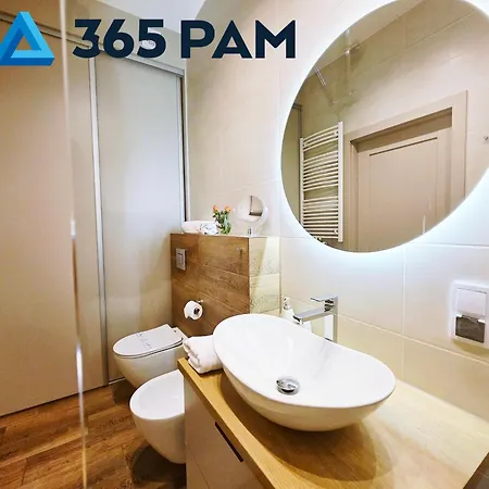 Apartament Zlote Zurawie Moon Residence - Parking W Cenie, Widok Na Morze Z Balkonu- 365Pam Ustronie Morskie