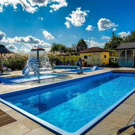 With Pool Whirlpool Sauna Ustronie Morskie