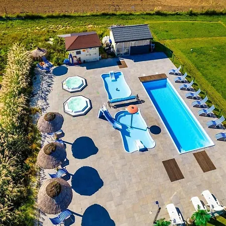 Holiday home With Pool Whirlpool Sauna Ustronie Morskie