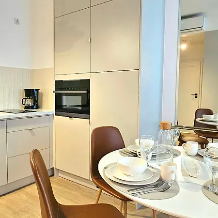 Dobra Aura - 365pam Apartment