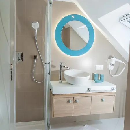 Marlena Centrum-pokoje Ozonowane Nocleg ze śniadaniem 4*