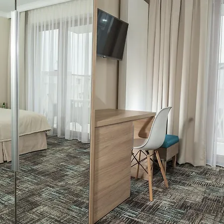 Marlena Centrum-pokoje Ozonowane Nocleg ze śniadaniem 4*