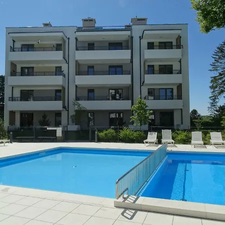 Waterline Apartment *