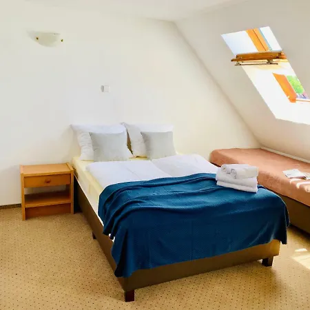 Azalia Bed & Breakfast *